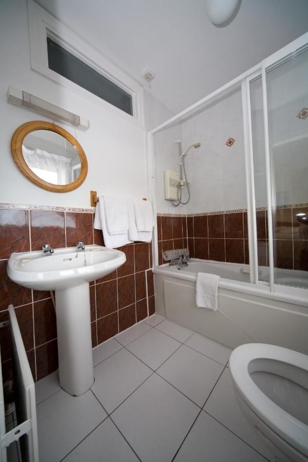Отели типа «постель и завтрак» Danabel B&B Кинсейл-7