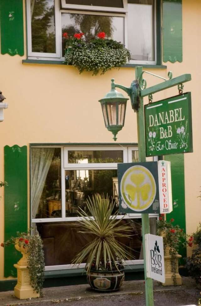 Отели типа «постель и завтрак» Danabel B&B Кинсейл-8